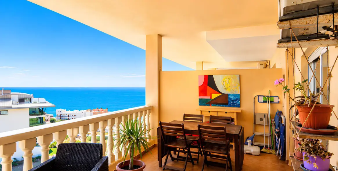 Sale of middle floor apartment in Fuengirola 4