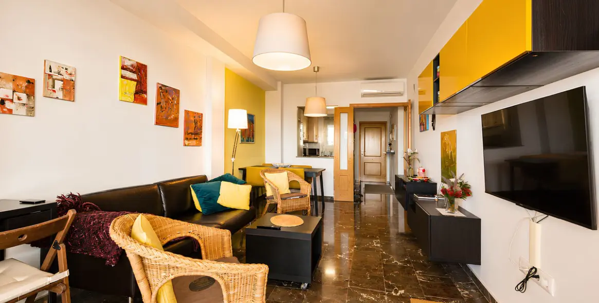 Sale of middle floor apartment in Fuengirola 12