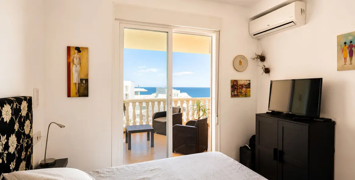 Sale of middle floor apartment in Fuengirola 21