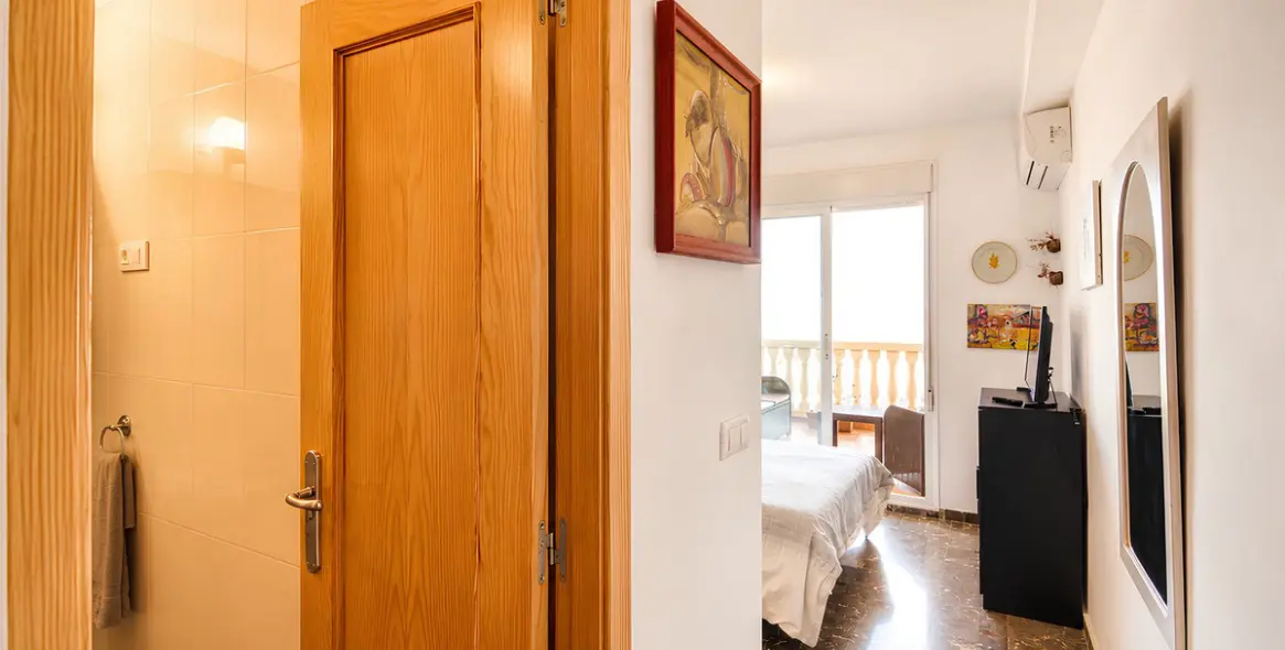 Sale of middle floor apartment in Fuengirola 22