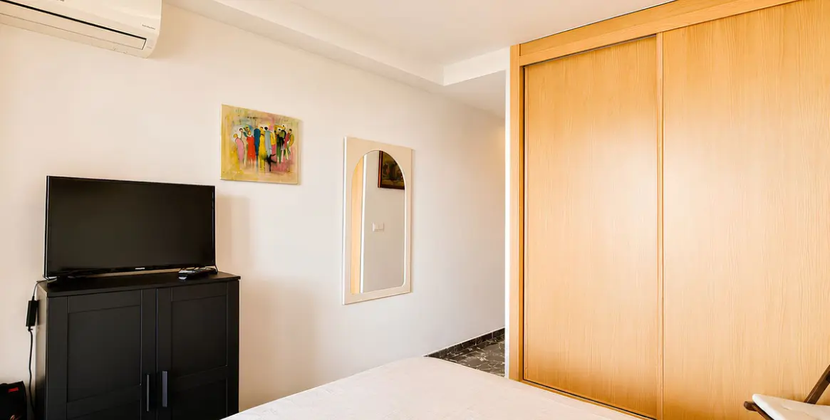 Sale of middle floor apartment in Fuengirola 24