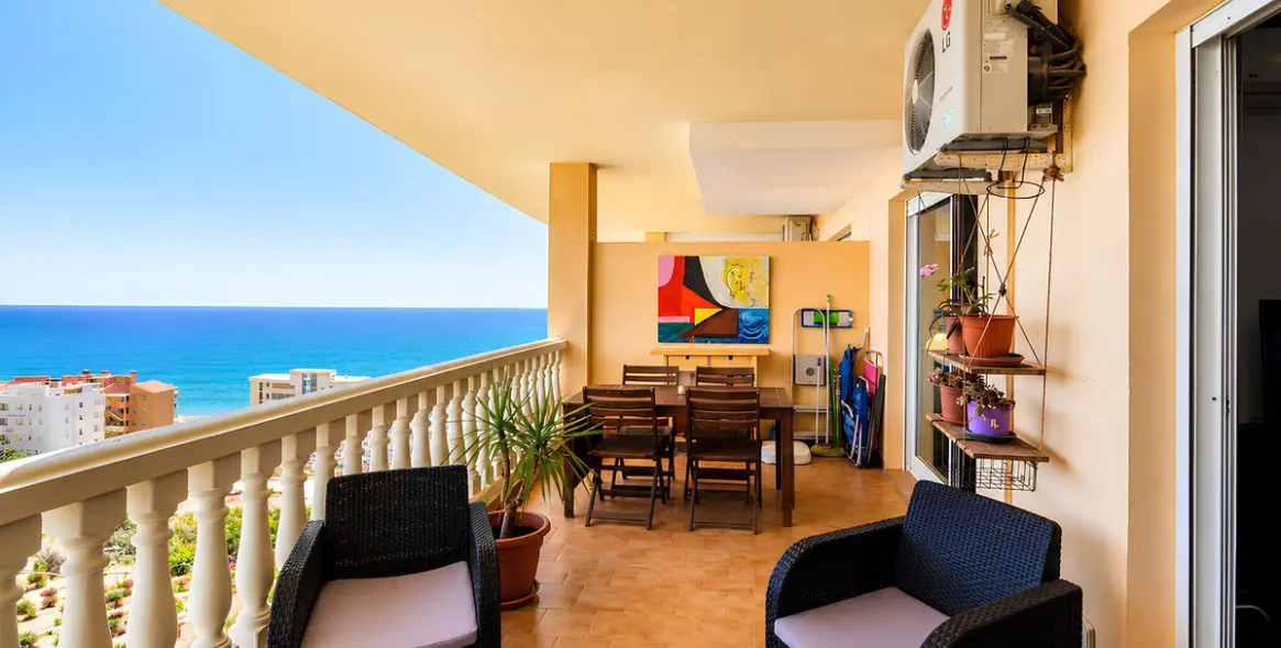 Sale of middle floor apartment in Fuengirola 33