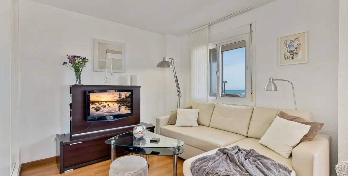 Sale of middle floor apartment in Fuengirola 6