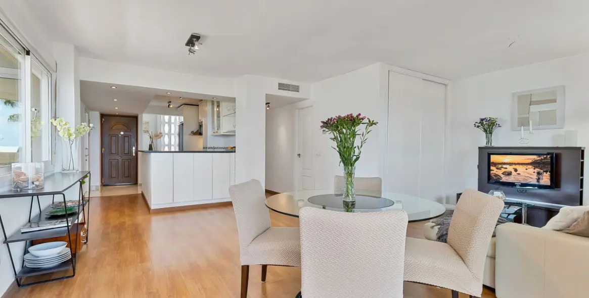 Sale of middle floor apartment in Fuengirola 7