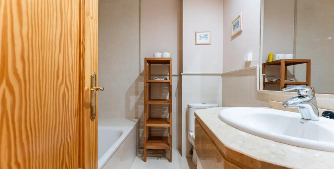 Sale of middle floor apartment in La Cala de Mijas 18