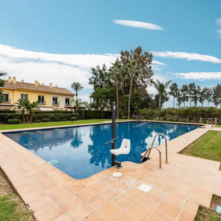 Sale of middle floor apartment in La Cala de Mijas