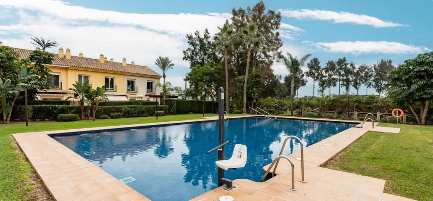 Sale of middle floor apartment in La Cala de Mijas 0