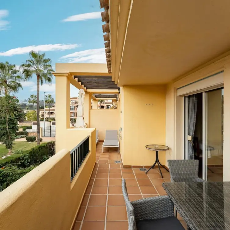 Sale of middle floor apartment in La Cala de Mijas