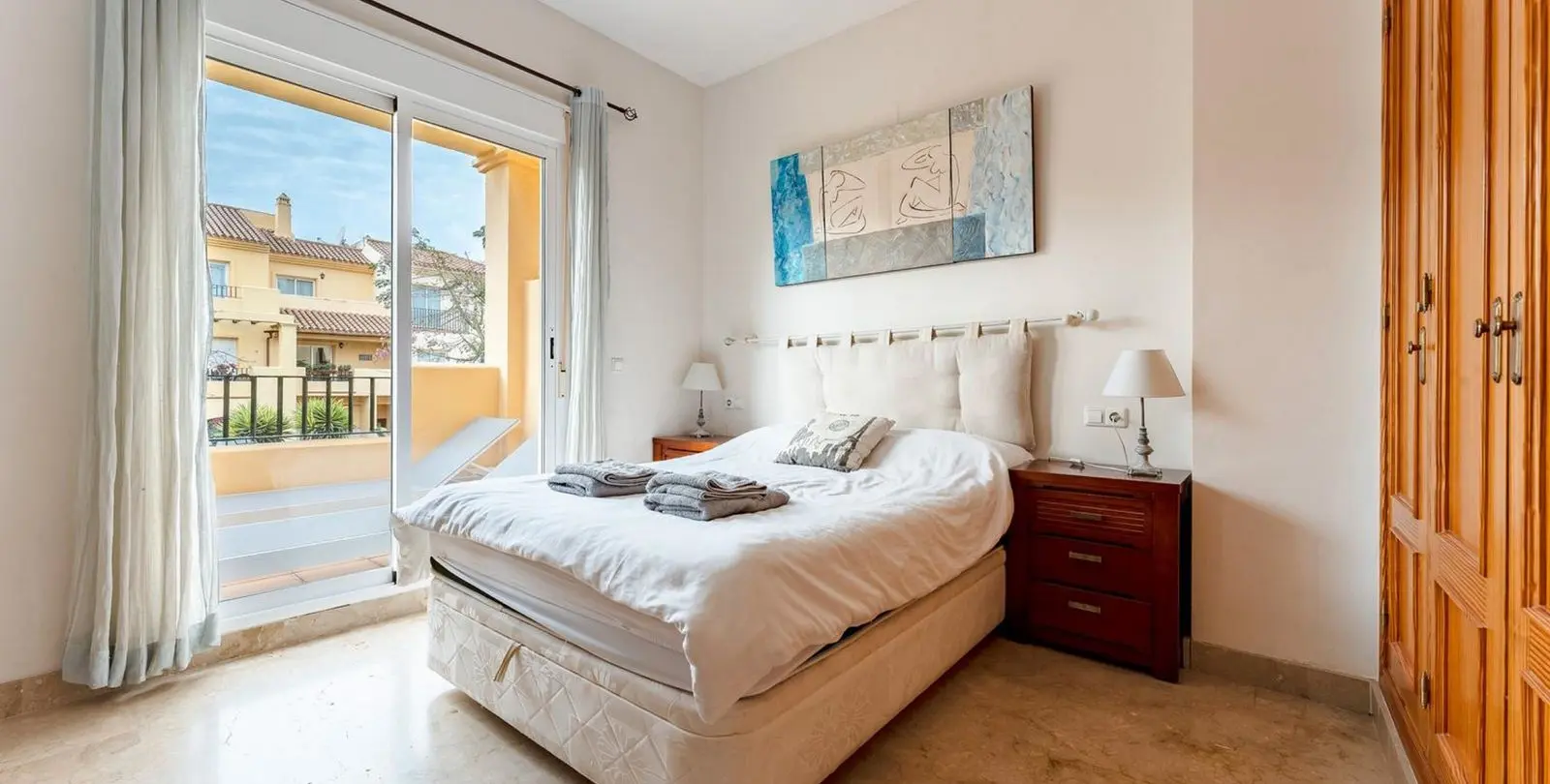 Sale of middle floor apartment in La Cala de Mijas 5