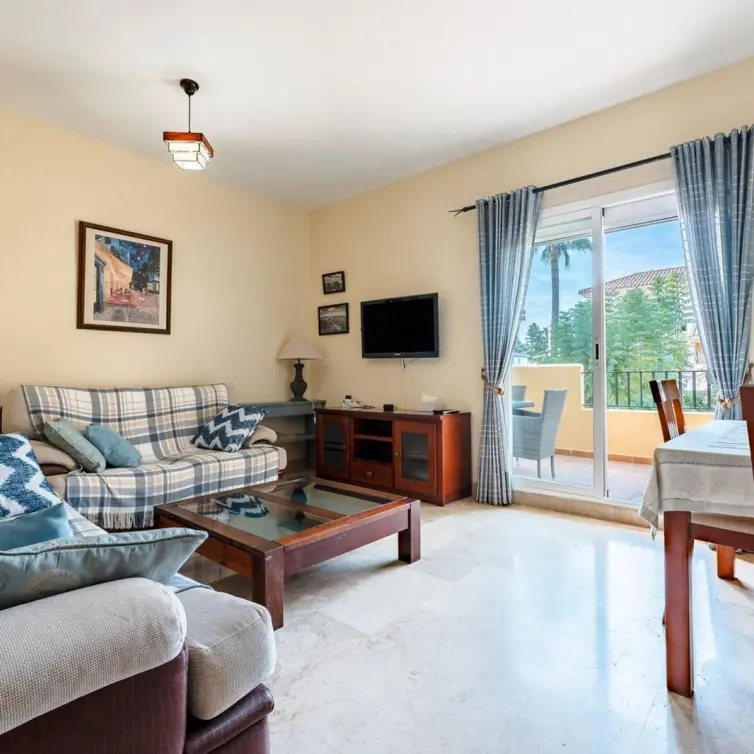 Sale of middle floor apartment in La Cala de Mijas