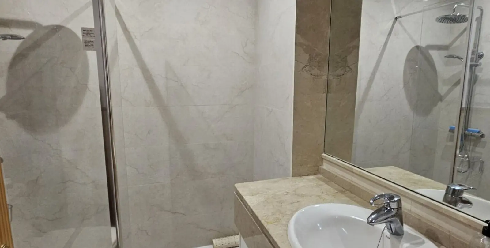Sale of middle floor apartment in La Cala de Mijas 12