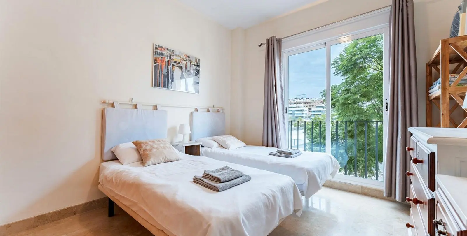 Sale of middle floor apartment in La Cala de Mijas 15