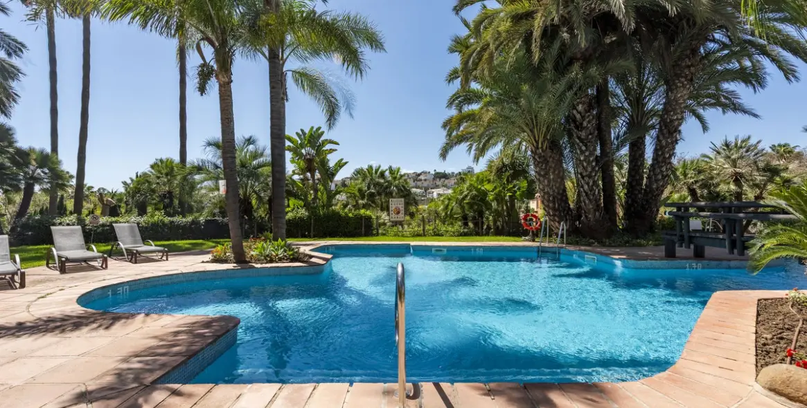 Venta de apartamento en planta media en El Paraiso 2