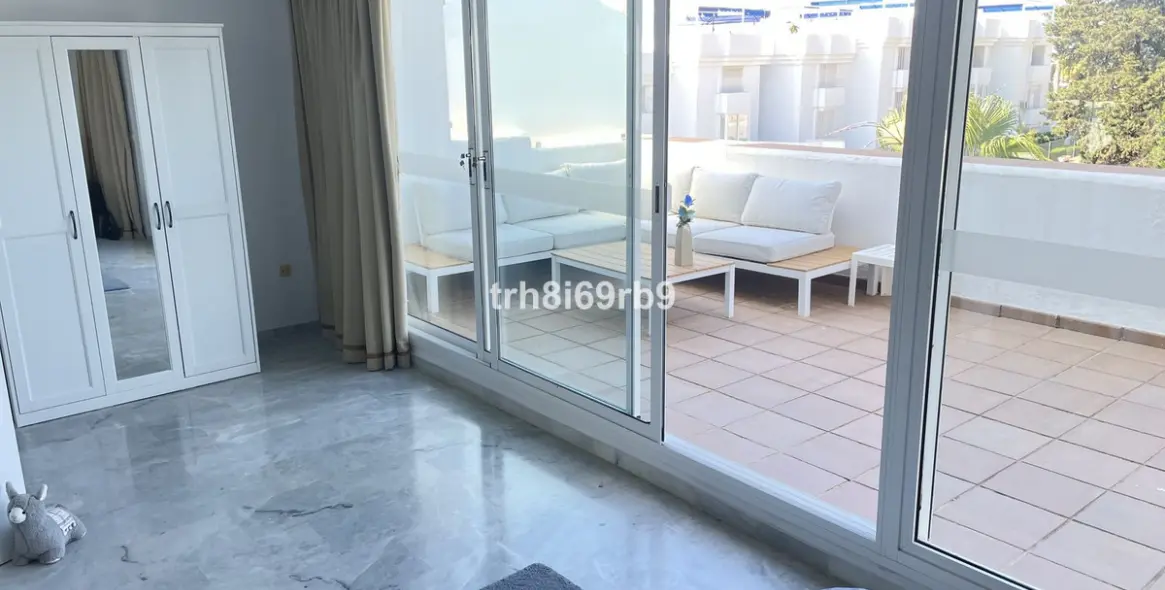 Venta de ático en Estepona 16