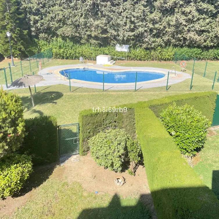 Sale of penthouse in Estepona