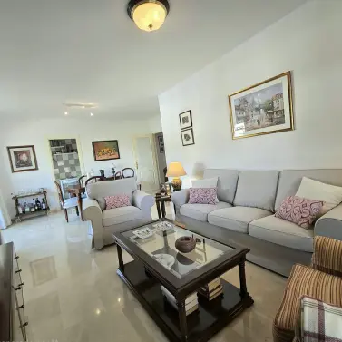 Продажа апартаментов на среднем этаже в Fuengirola