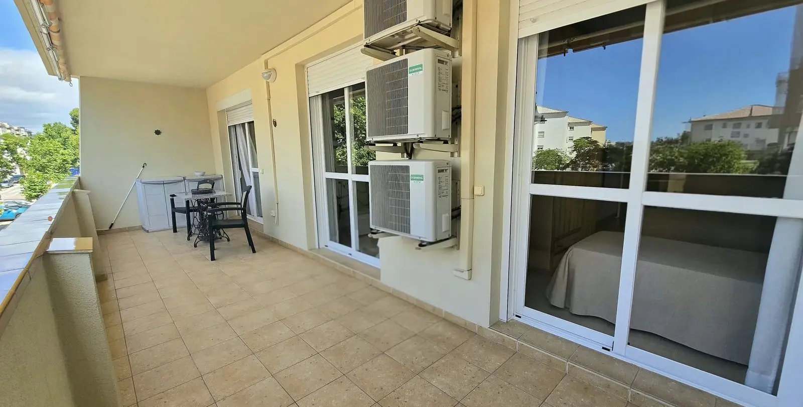 Venta de apartamento en planta media en Fuengirola 1