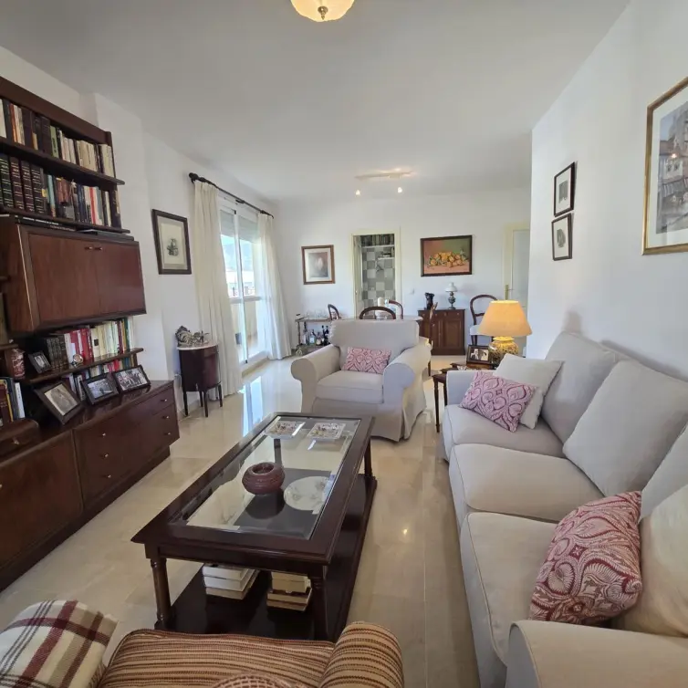 Venta de apartamento en planta media en Fuengirola
