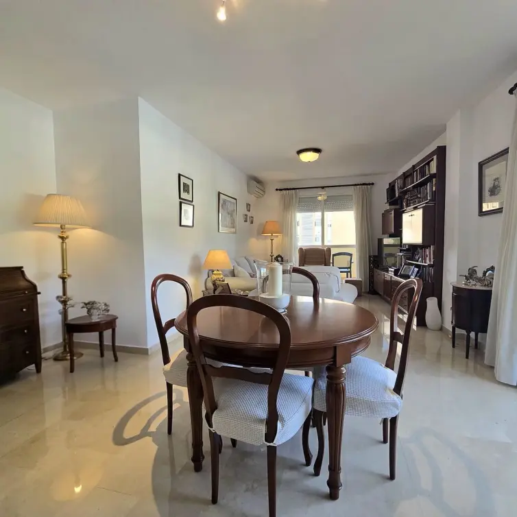 Venta de apartamento en planta media en Fuengirola