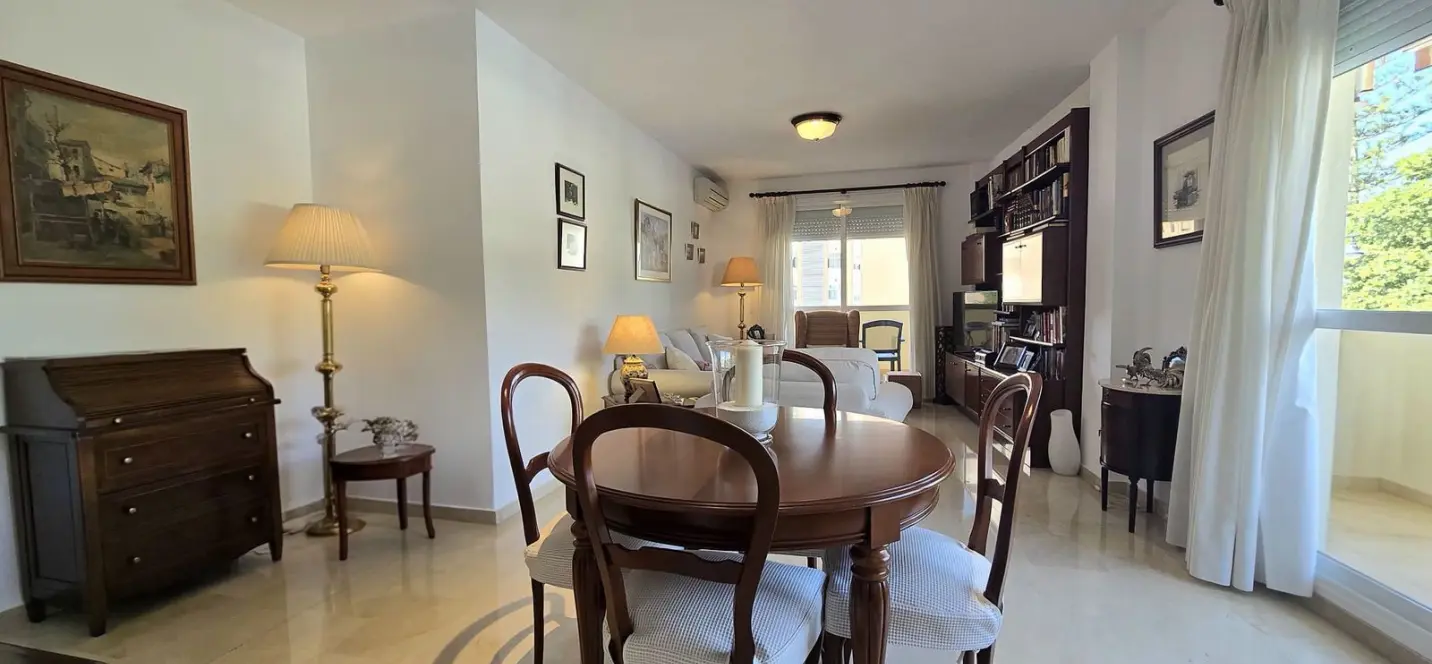 Venta de apartamento en planta media en Fuengirola 2