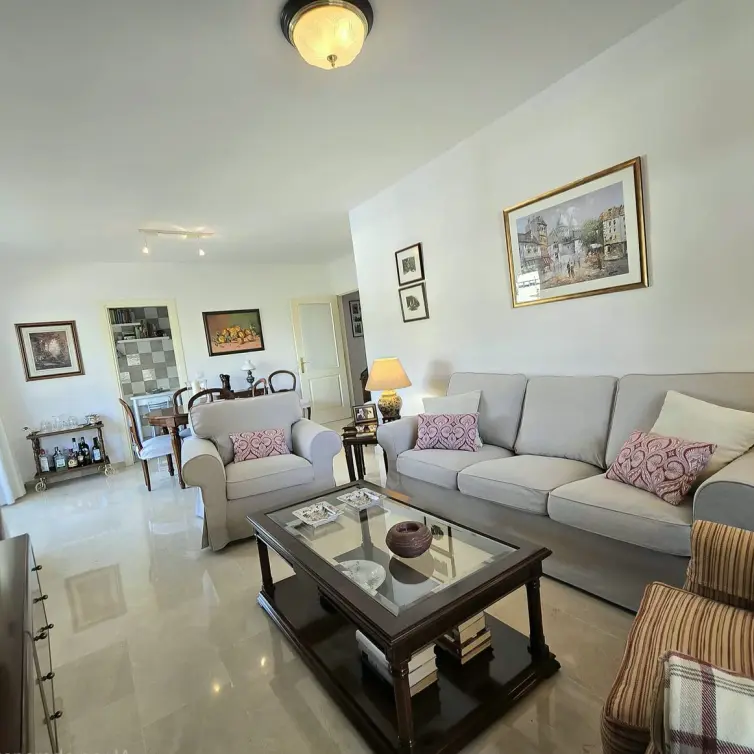 Venta de apartamento en planta media en Fuengirola