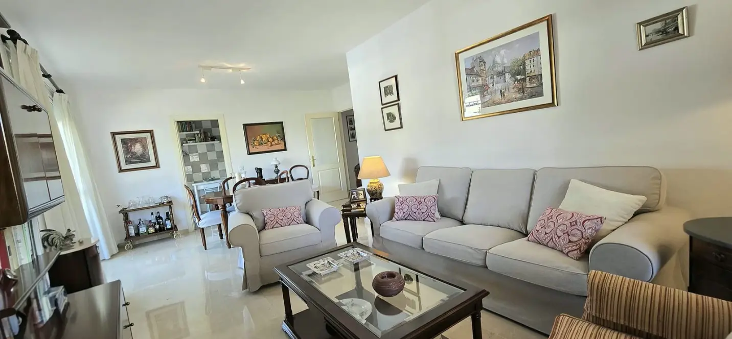 Venta de apartamento en planta media en Fuengirola 3