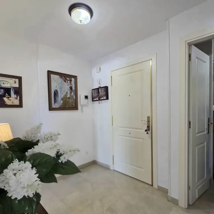 Venta de apartamento en planta media en Fuengirola
