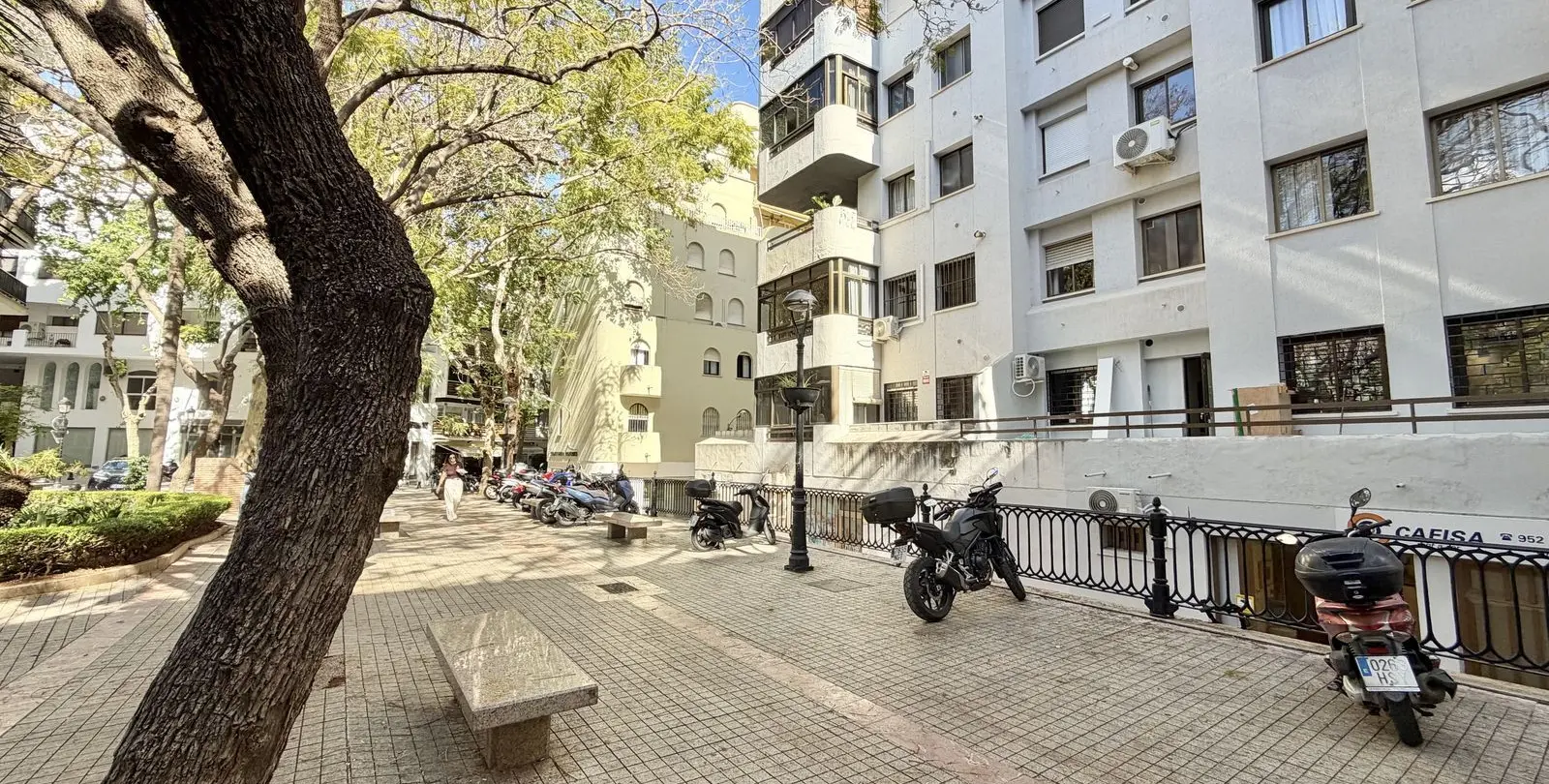 Sale of middle floor apartment in Marbella 1