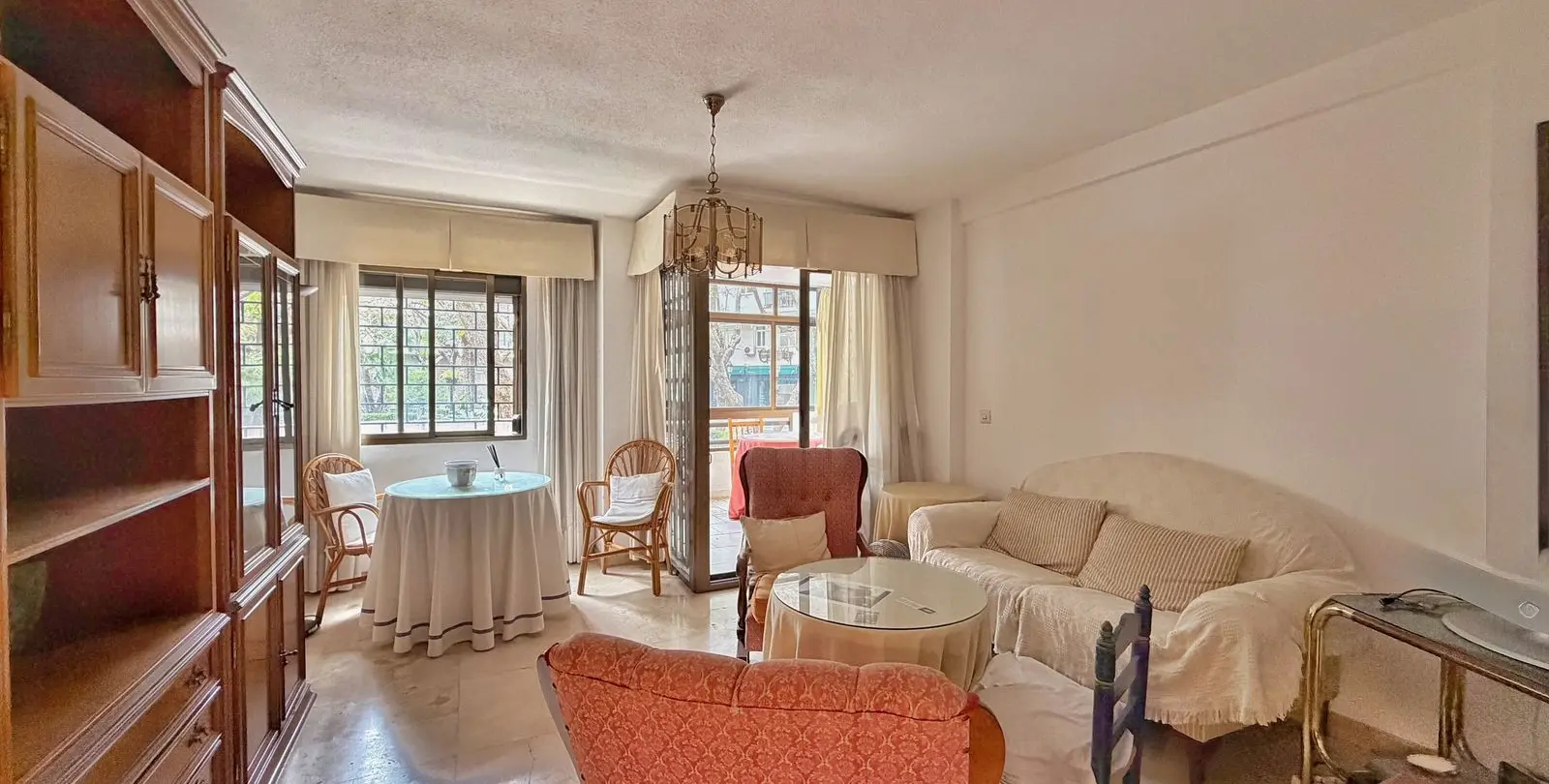Sale of middle floor apartment in Marbella 2