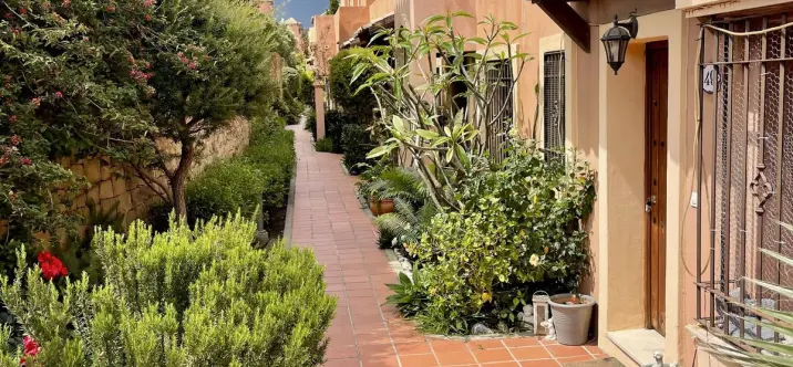 Sale of townhouse in Estepona 0