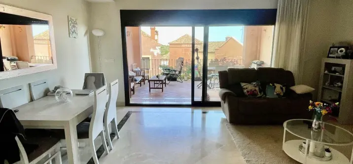 Sale of townhouse in Estepona 2