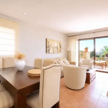 Venta de apartamento en planta media en Río Real