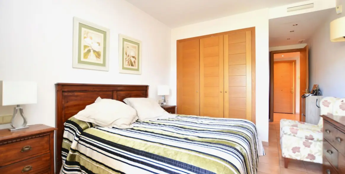 Venta de apartamento en planta media en Río Real 3