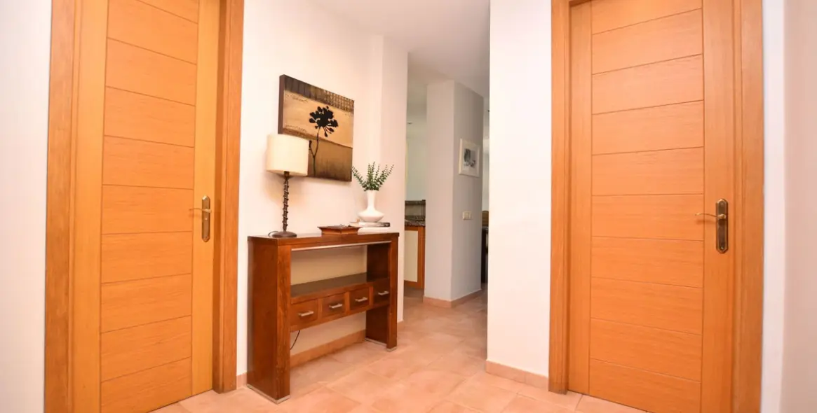 Venta de apartamento en planta media en Río Real 7