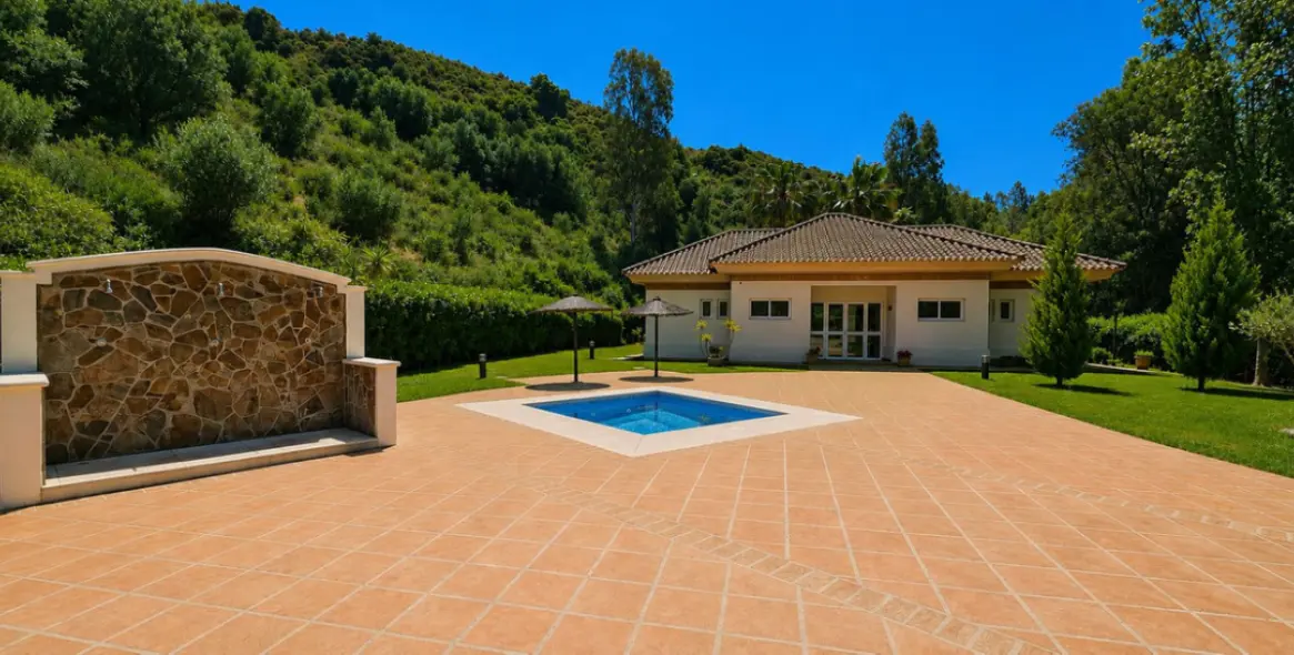 Venta de apartamento en planta media en Río Real 14