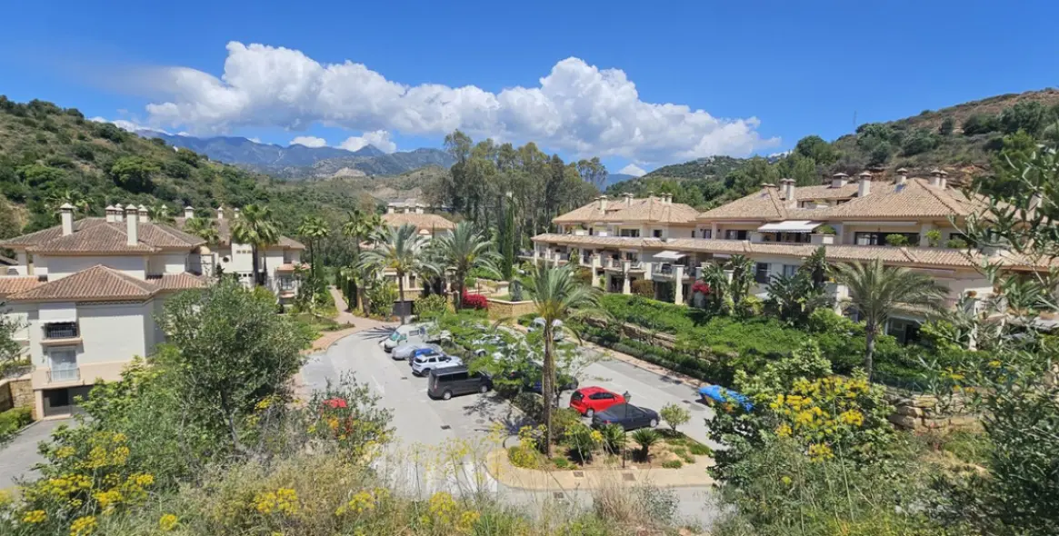 Venta de apartamento en planta media en Río Real 23