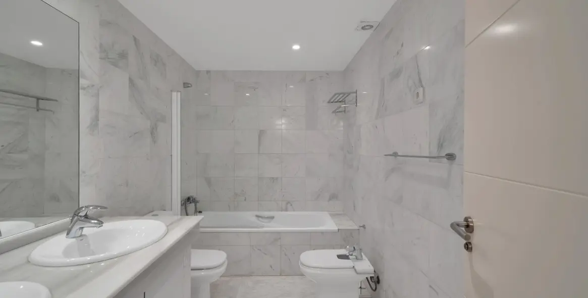 Sale of ground floor apartment in La Mairena 9
