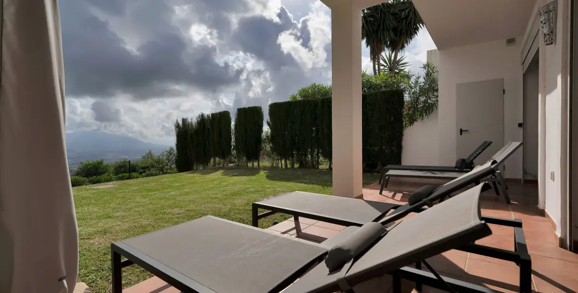 Sale of ground floor apartment in La Mairena 12