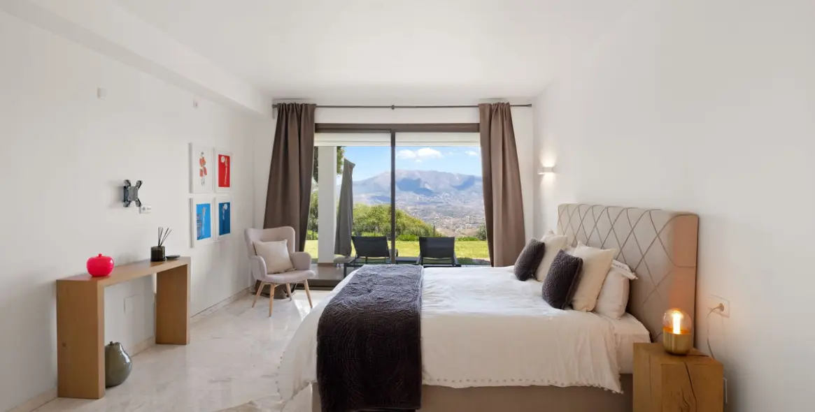 Sale of ground floor apartment in La Mairena 19
