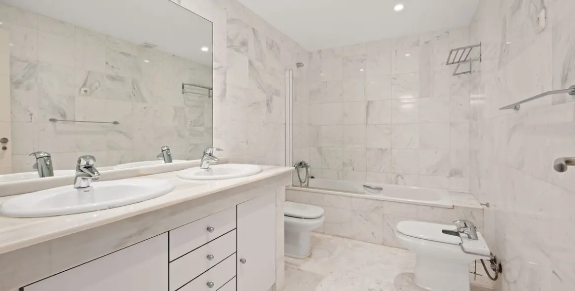 Sale of ground floor apartment in La Mairena 21