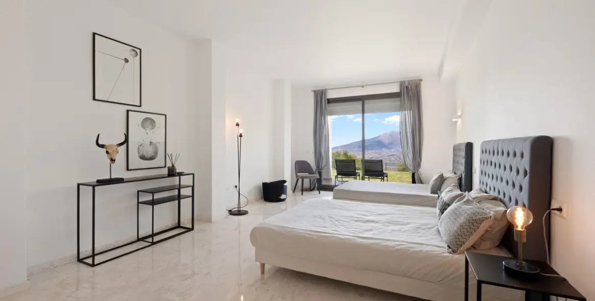 Sale of ground floor apartment in La Mairena 27