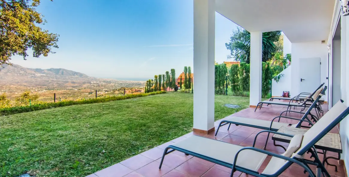 Sale of ground floor apartment in La Mairena 32