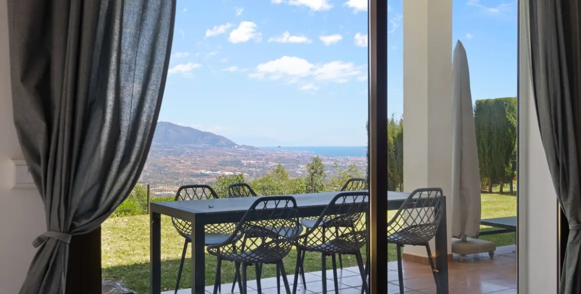 Sale of ground floor apartment in La Mairena 33
