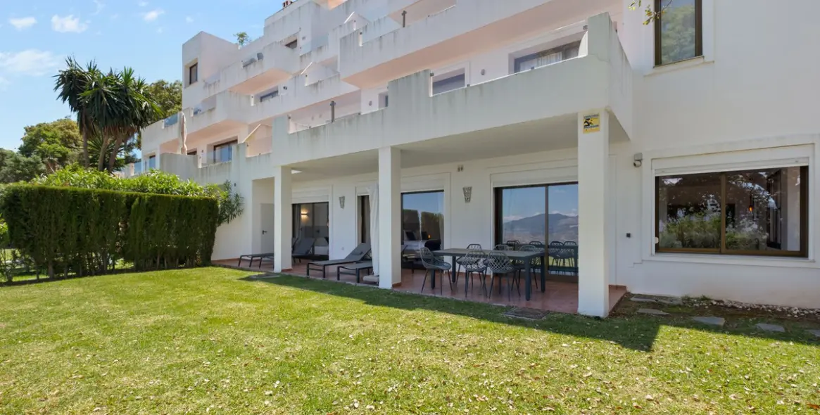 Sale of ground floor apartment in La Mairena 37