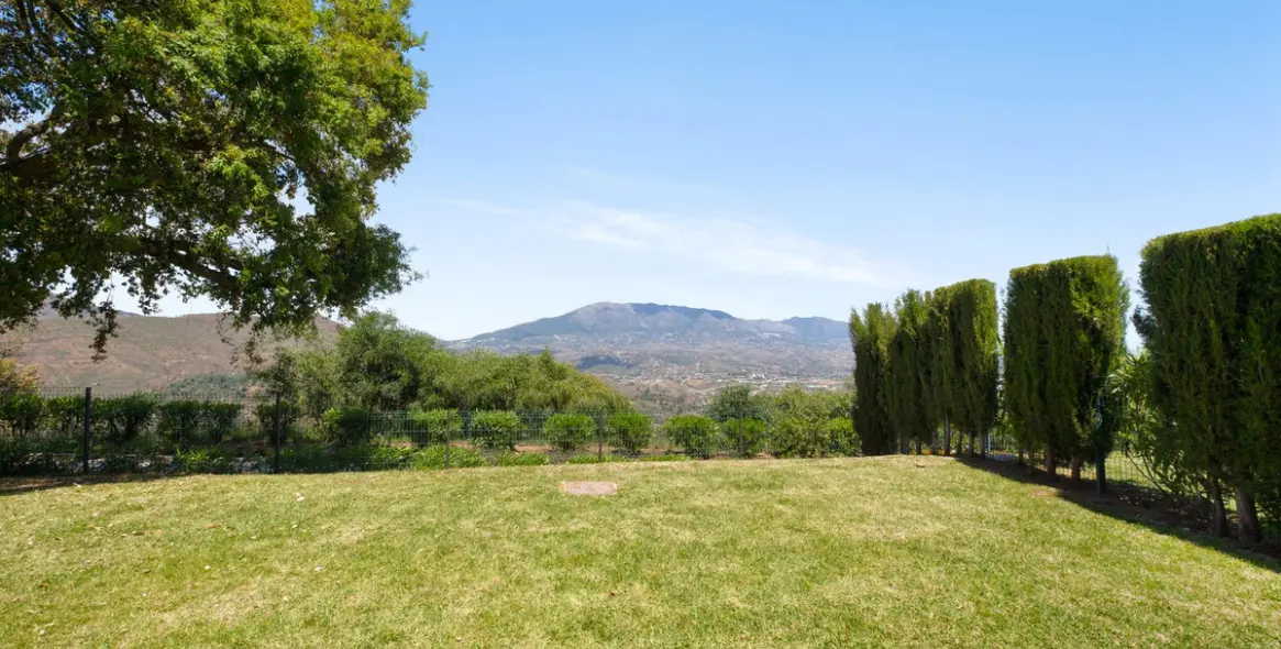 Sale of ground floor apartment in La Mairena 39