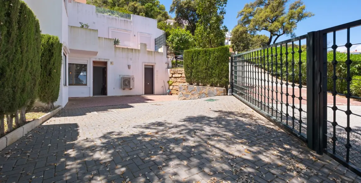 Sale of ground floor apartment in La Mairena 42