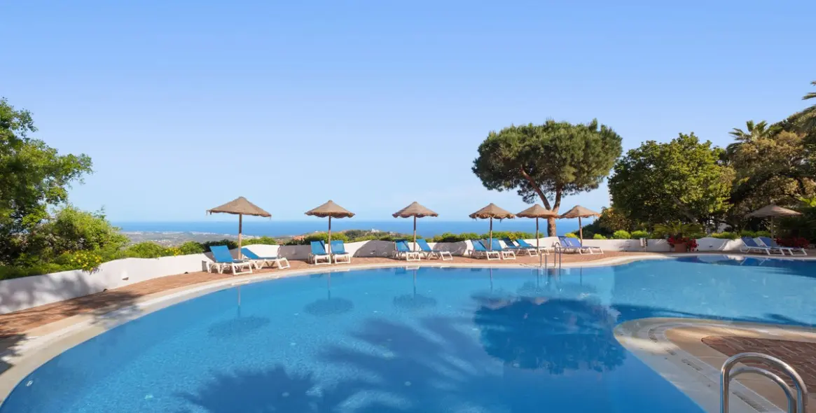 Sale of ground floor apartment in La Mairena 48