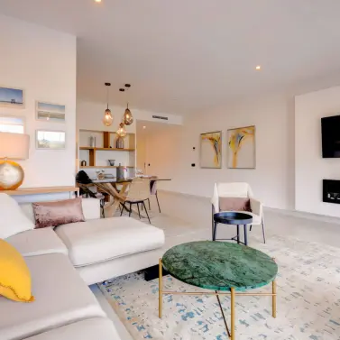 Продажа апартаментов на среднем этаже в Estepona