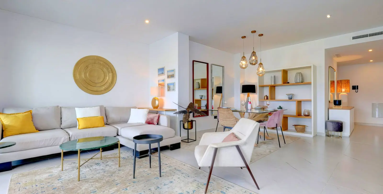 Sale of middle floor apartment in Estepona 4