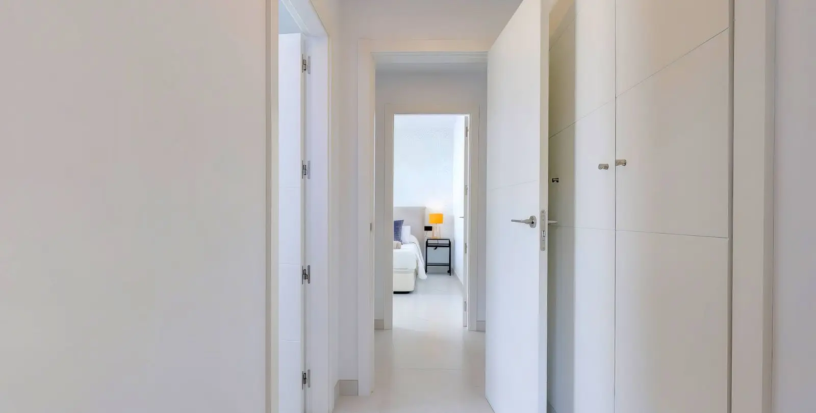 Sale of middle floor apartment in Estepona 19